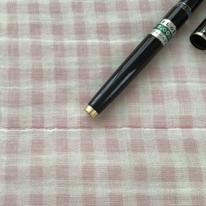 Pilot 14K gold Elite Manifold black fountain pen with cartridge style and slight nib tarnish