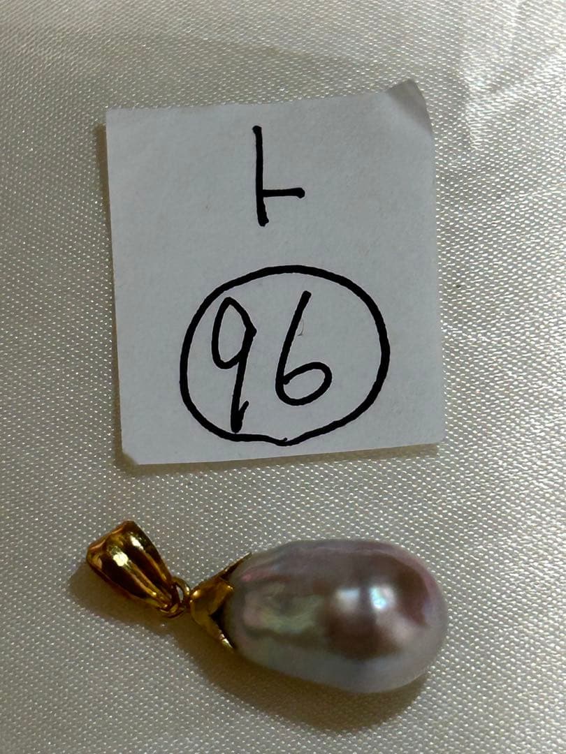 Akoya oyster shell genuine baroque pearl pendant top with natural silver color and K18 engraved ventral ring