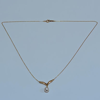 Mikimoto pearl and diamond necklace in 18K yellow gold with 7.0mm pearl and 40cm chain