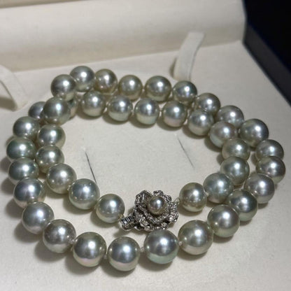 Akoya pearl necklace with blue-grey pearls approximately 9-10mm on a 46cm strand with silver clasp