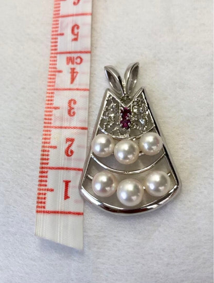 New Akoya Pearl Necklace Top with 6 white pearls sized 5.5-6.0 mm and 3.5×2.5 cm decorative top