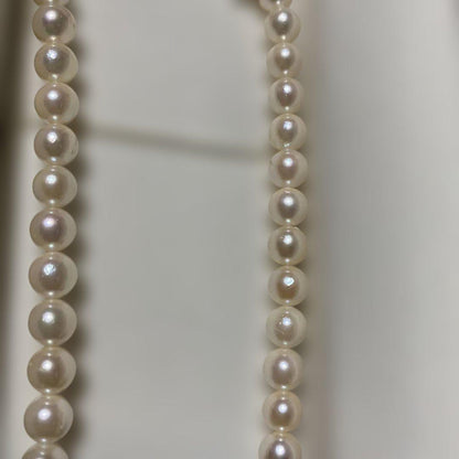 Milluflora Akoya pearl necklace with 5.5-6.0mm pearls displayed with case and box
