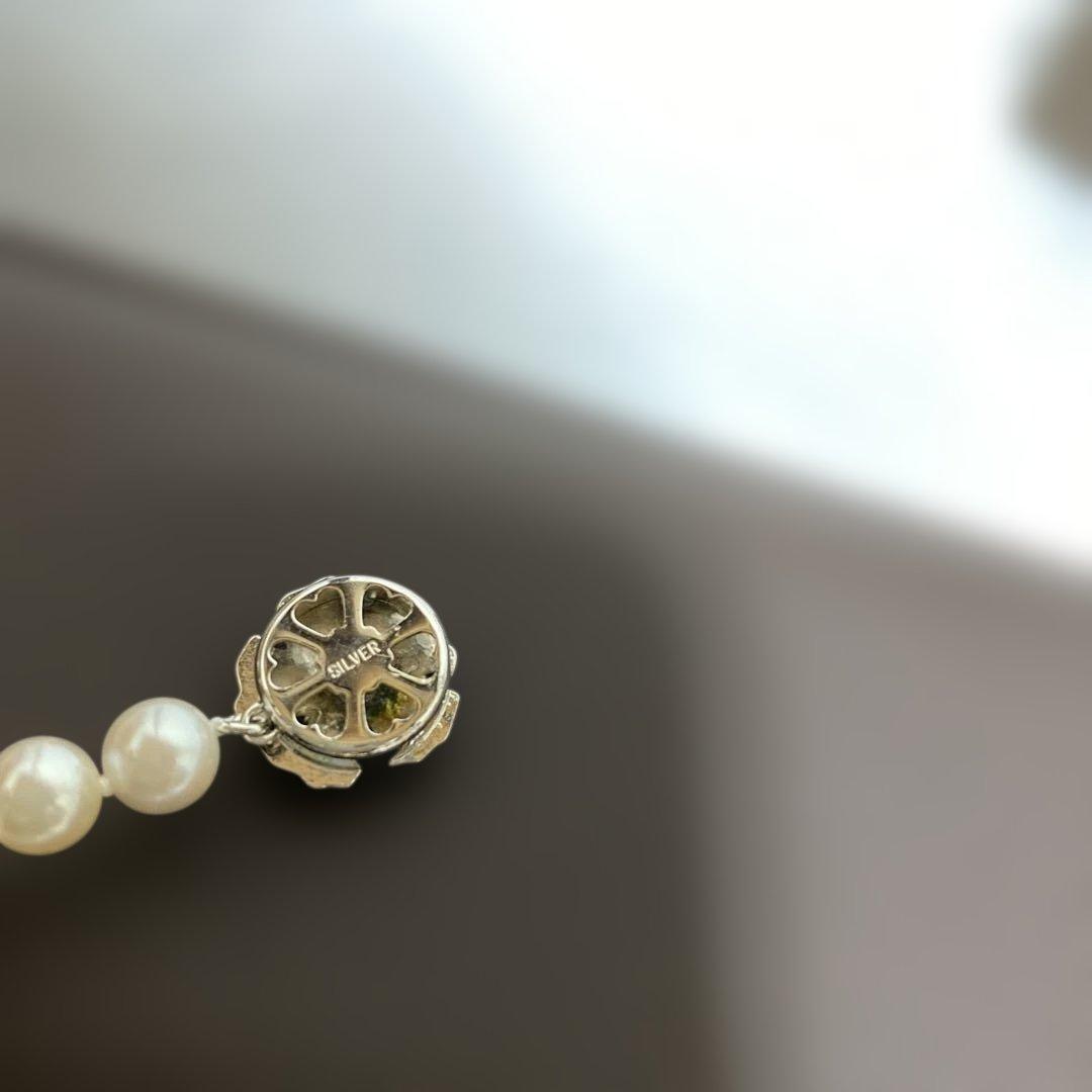 Milluflora Akoya pearl necklace with 5.5-6.0mm pearls displayed with case and box