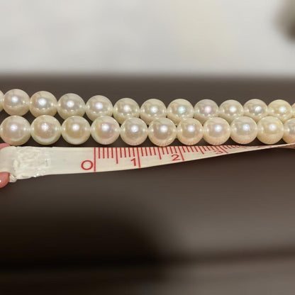 Milluflora Akoya pearl necklace with 5.5-6.0mm pearls displayed with case and box