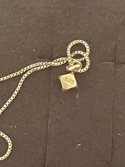 Agato K18 single diamond necklace weighing approximately 1.7 to 1.8 grams displayed on a white background