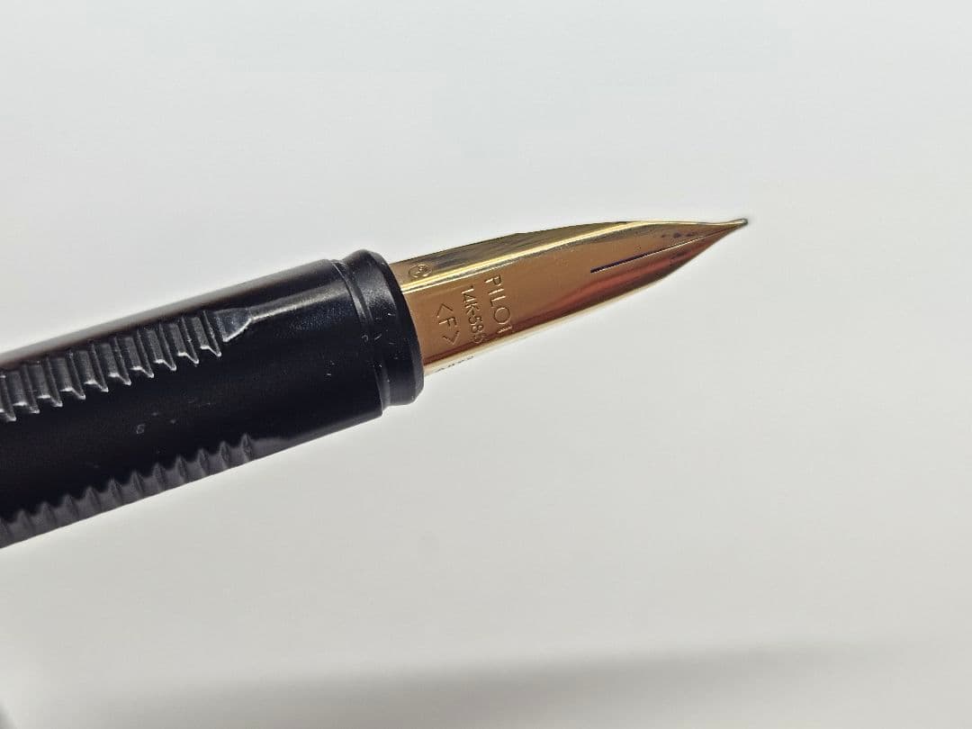 Pilot Quattro fountain pen in 14K gold, discontinued model, shown unused with slight storage dirt