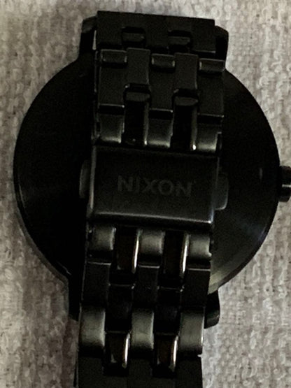 NIXON Arrow A1090 Quartz Men's Watch — Japanese