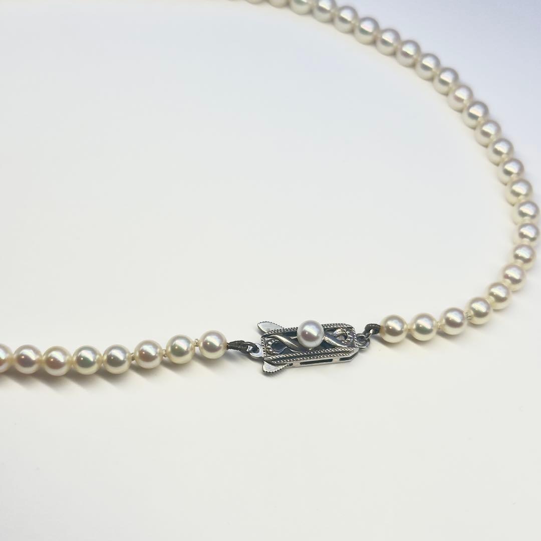 Mikimoto silver necklace with baby pearls sized 4.4-4.9mm, 36 cm length