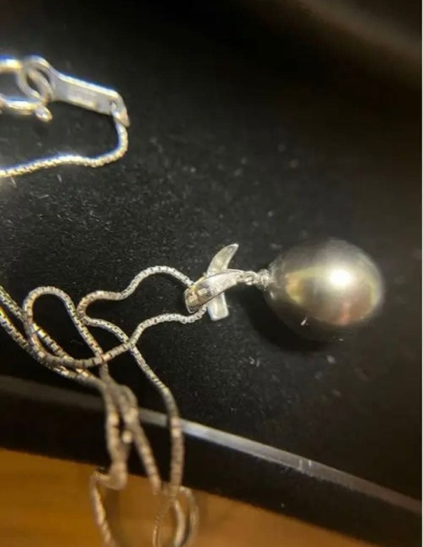 Tasaki large Southern Nacre black pearl necklace in white gold with diamonds and matching platinum pearl earrings set