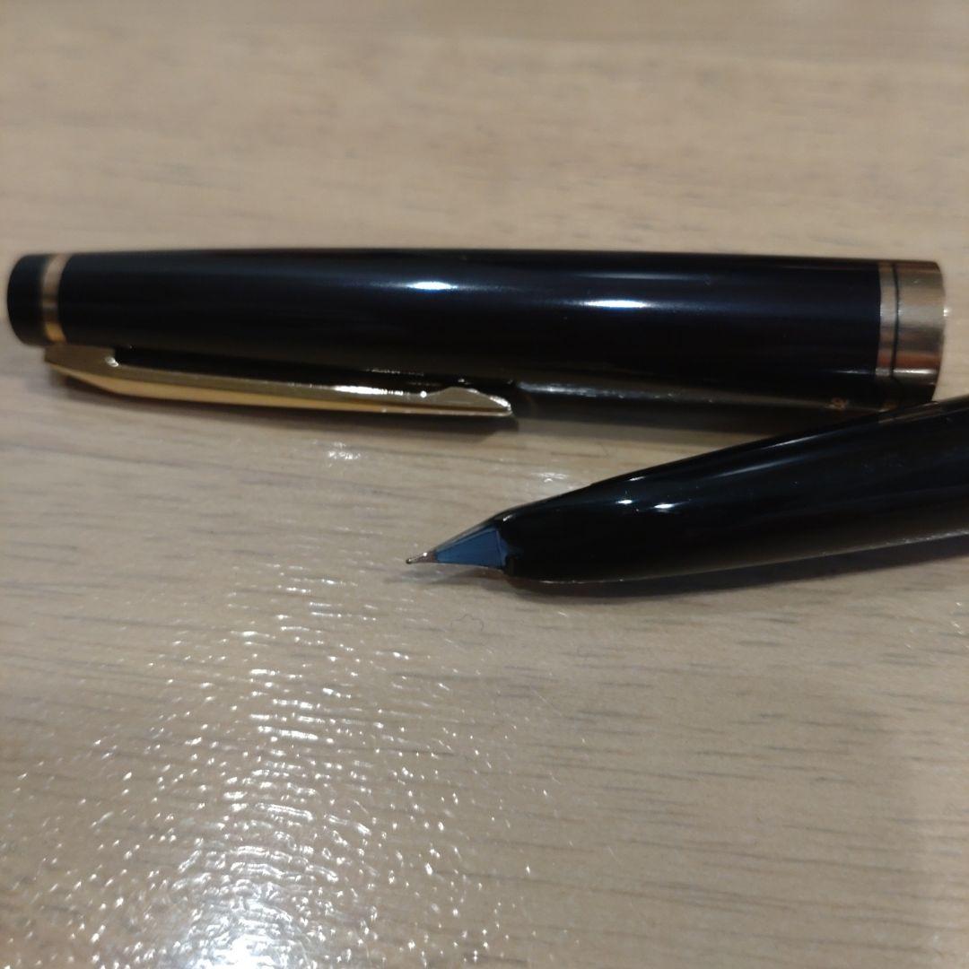 Pilot Fountain Pen Elite 95S in black with 14K extra fine (EF) nib and sleek design
