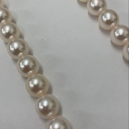 Hanadama Akoya pearl necklace and matching earrings with appraisal certificate, pearls around 8mm diameter