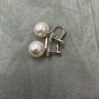 Hanadama Akoya pearl necklace and matching earrings with appraisal certificate, pearls around 8mm diameter