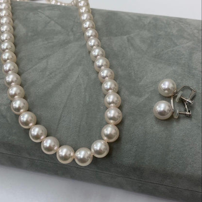 Hanadama Akoya pearl necklace and matching earrings with appraisal certificate, pearls around 8mm diameter