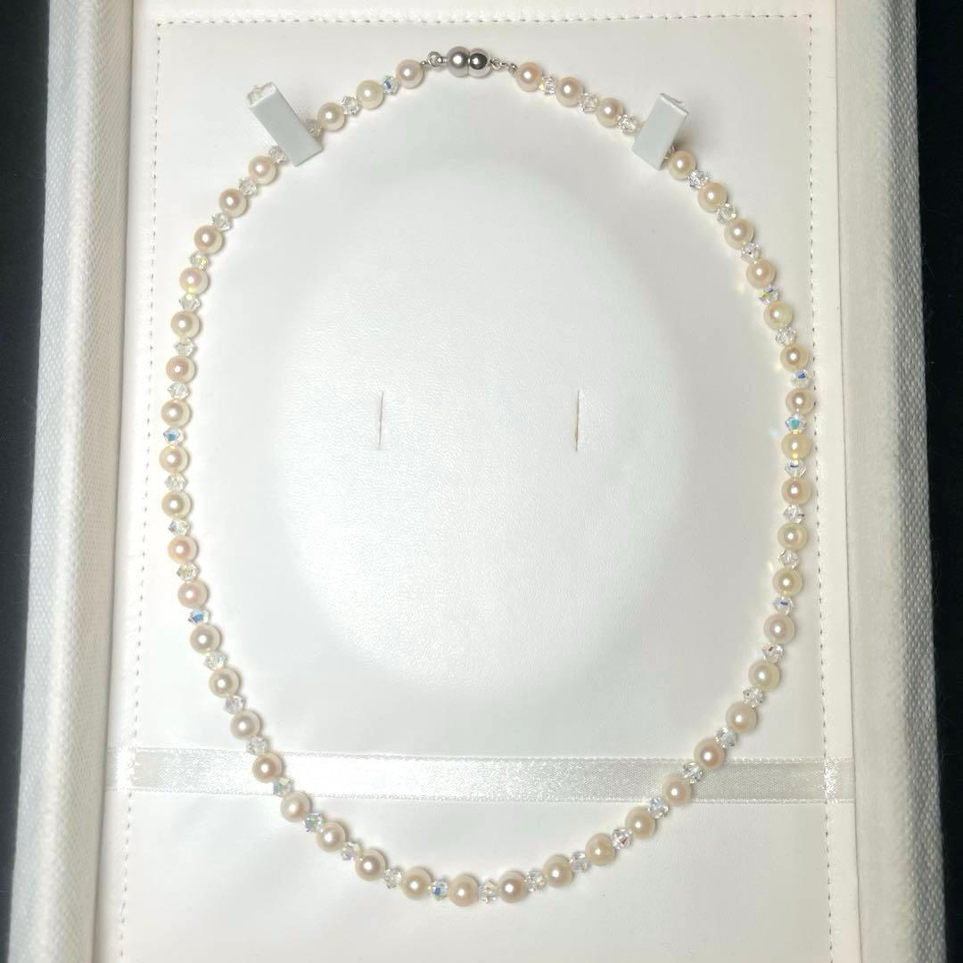 Crystal Akoya pearl necklace featuring 5.5 to 6.0 mm pearls on a 46.5 cm chain M773 design