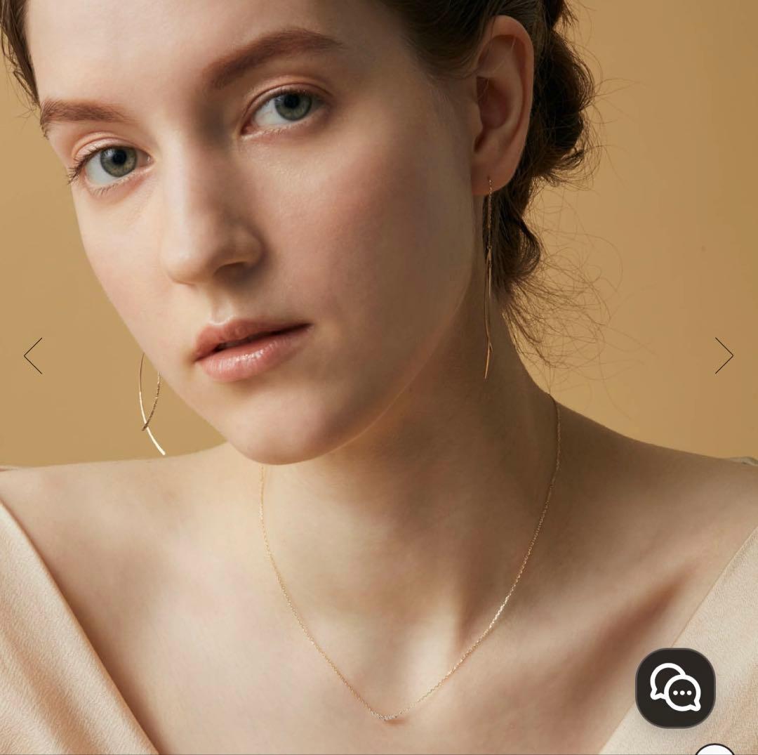 Agatte Diamond K10 gold necklace with adjustable length and simple elegant diamond design