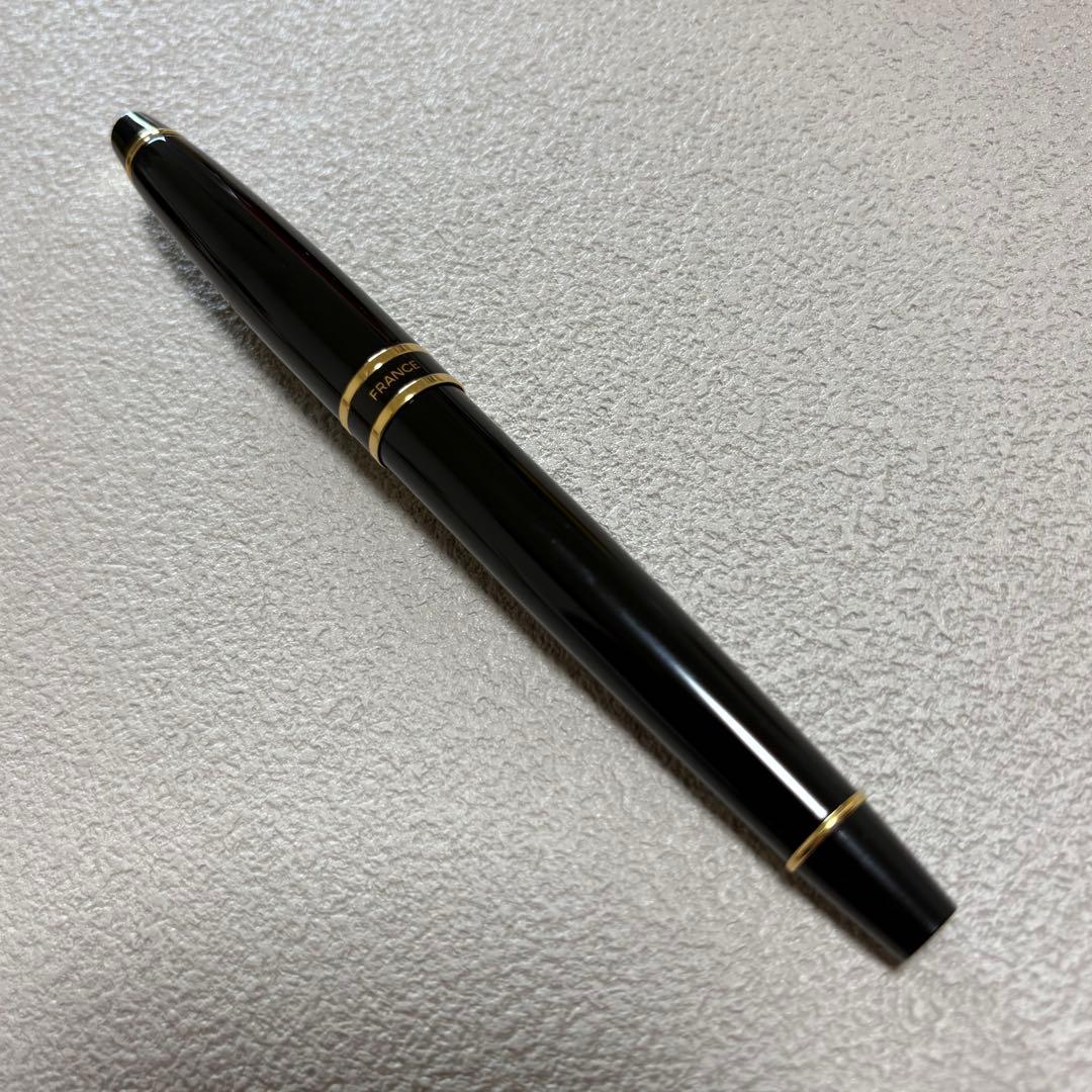 WATERMAN Expert Essential Black GT fountain pen with fine nib, unused condition