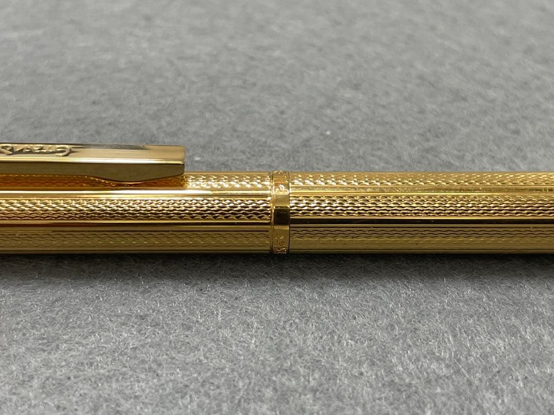Pilot Gros Series 22KGP gold-plated twist ballpoint pen with sleek design and comfortable grip