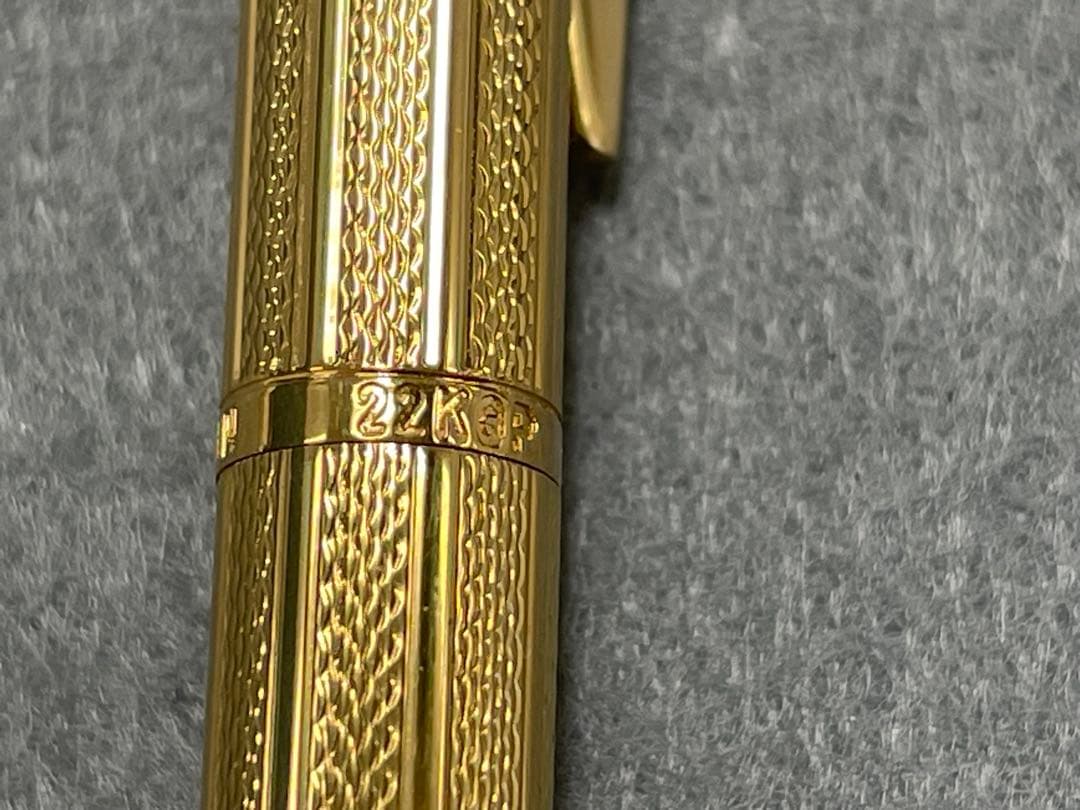 Pilot Gros Series 22KGP gold-plated twist ballpoint pen with sleek design and comfortable grip