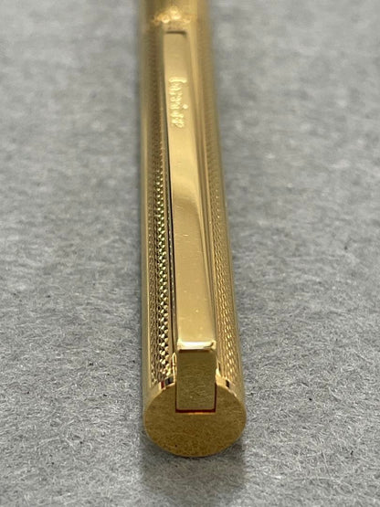 Pilot Gros Series 22KGP gold-plated twist ballpoint pen with sleek design and comfortable grip