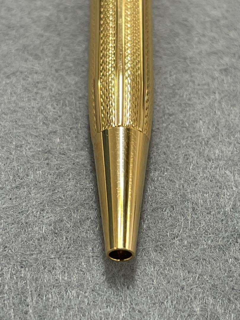 Pilot Gros Series 22KGP gold-plated twist ballpoint pen with sleek design and comfortable grip