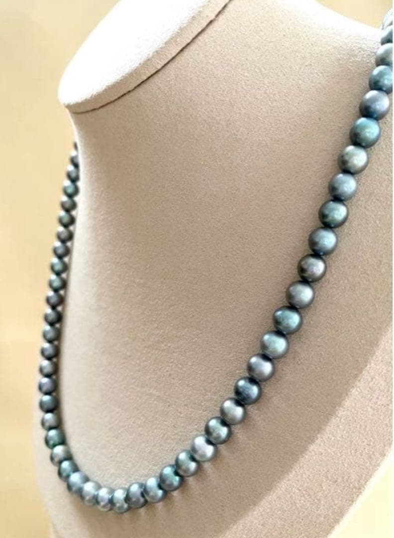 Elegant pearl necklace with 6.5 to 7mm pearls measuring 53 cm including clasp