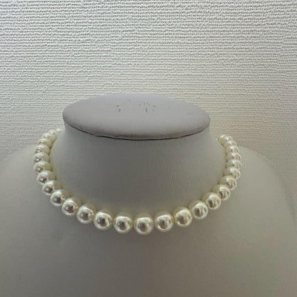 Tenyo Class Akoya pearl necklace and matching earrings with 7.5mm pearls and silver and K18 settings