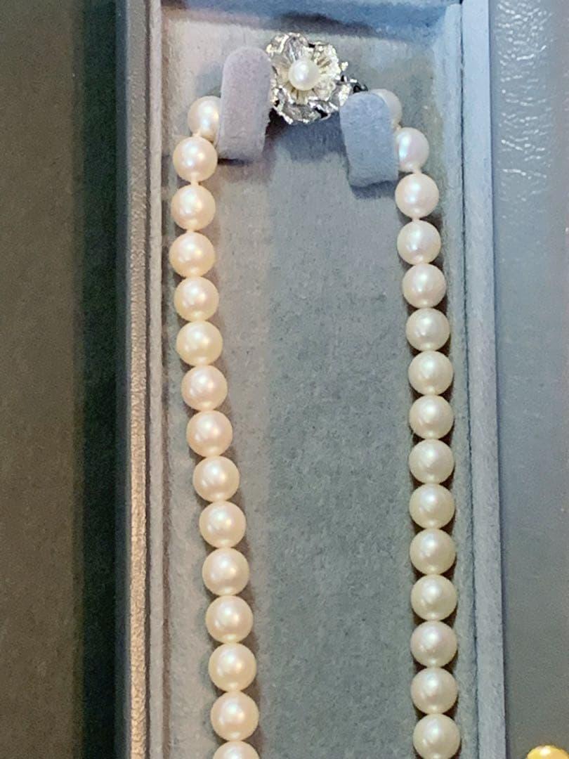 Akoya pearl necklace 43cm with 6.7mm genuine pearls displayed with gift box