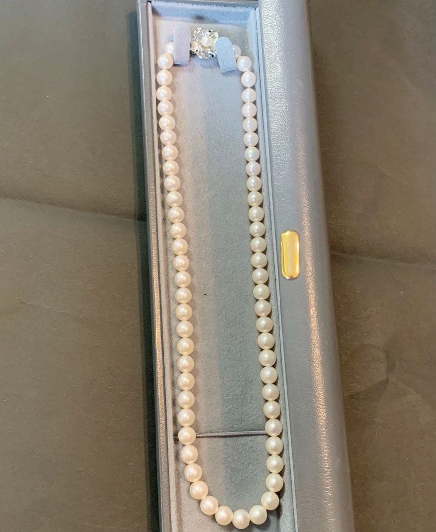 Akoya pearl necklace 43cm with 6.7mm genuine pearls displayed with gift box