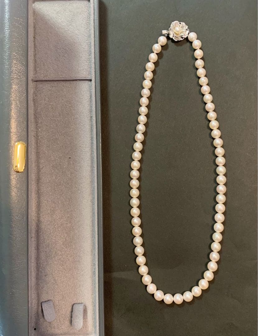 Akoya pearl necklace 43cm with 6.7mm genuine pearls displayed with gift box