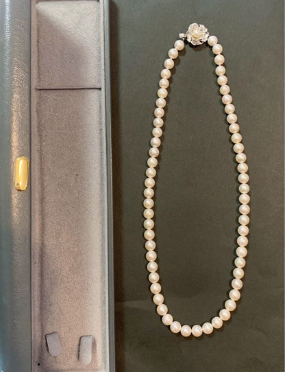 Akoya pearl necklace 43cm with 6.7mm genuine pearls displayed with gift box