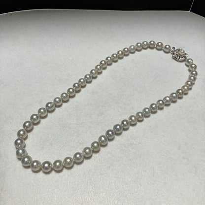 Akoya pearl necklace with 8.0mm silver grey pearls, 44cm length, displayed on white background