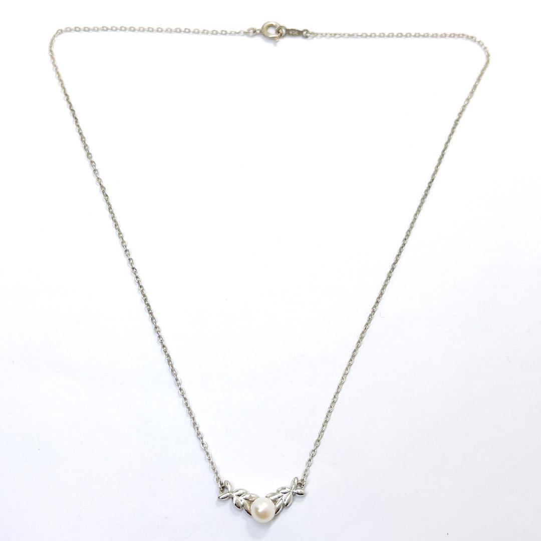 Mikimoto pearl necklace with 5.3mm pearls and silver leaf pendant on 40cm chain