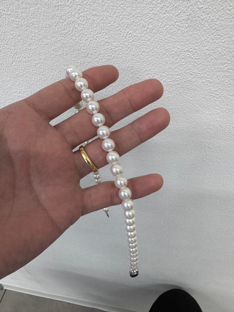 Akoya pearl necklace pendant featuring 8.5-9.0mm round white pearls on a 40 cm chain