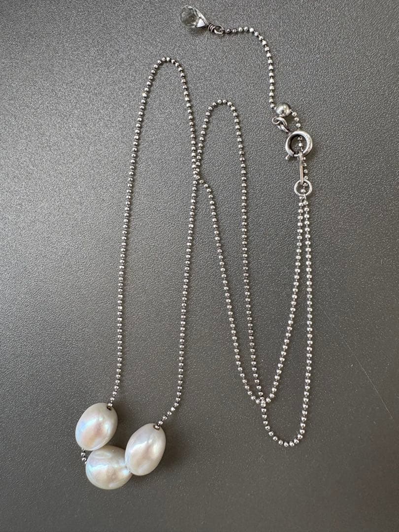 agete Silver Pearl Necklace No.824 featuring 3 pearls of 3.4mm on a 50cm silver chain