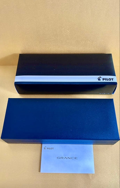 PILOT GRANCE BGRC-1HR-HAGY ballpoint pen in gray marble color with dedicated case and packaging