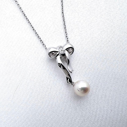 TASAKI Pearl Ribbon Necklace with 6.7mm Akoya pearl, 0.02ct diamond, and 40cm silver chain