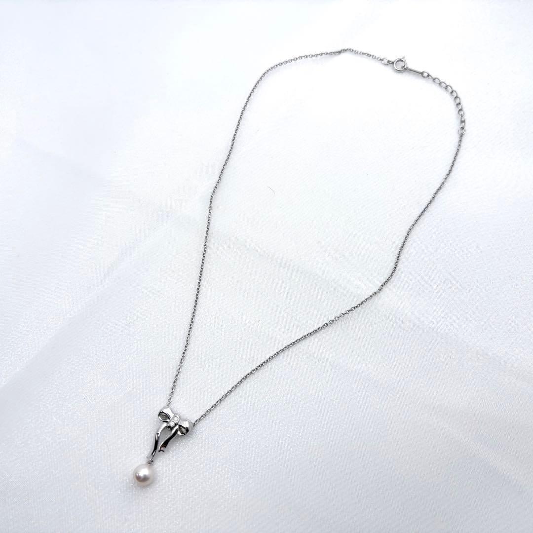 TASAKI Pearl Ribbon Necklace with 6.7mm Akoya pearl, 0.02ct diamond, and 40cm silver chain