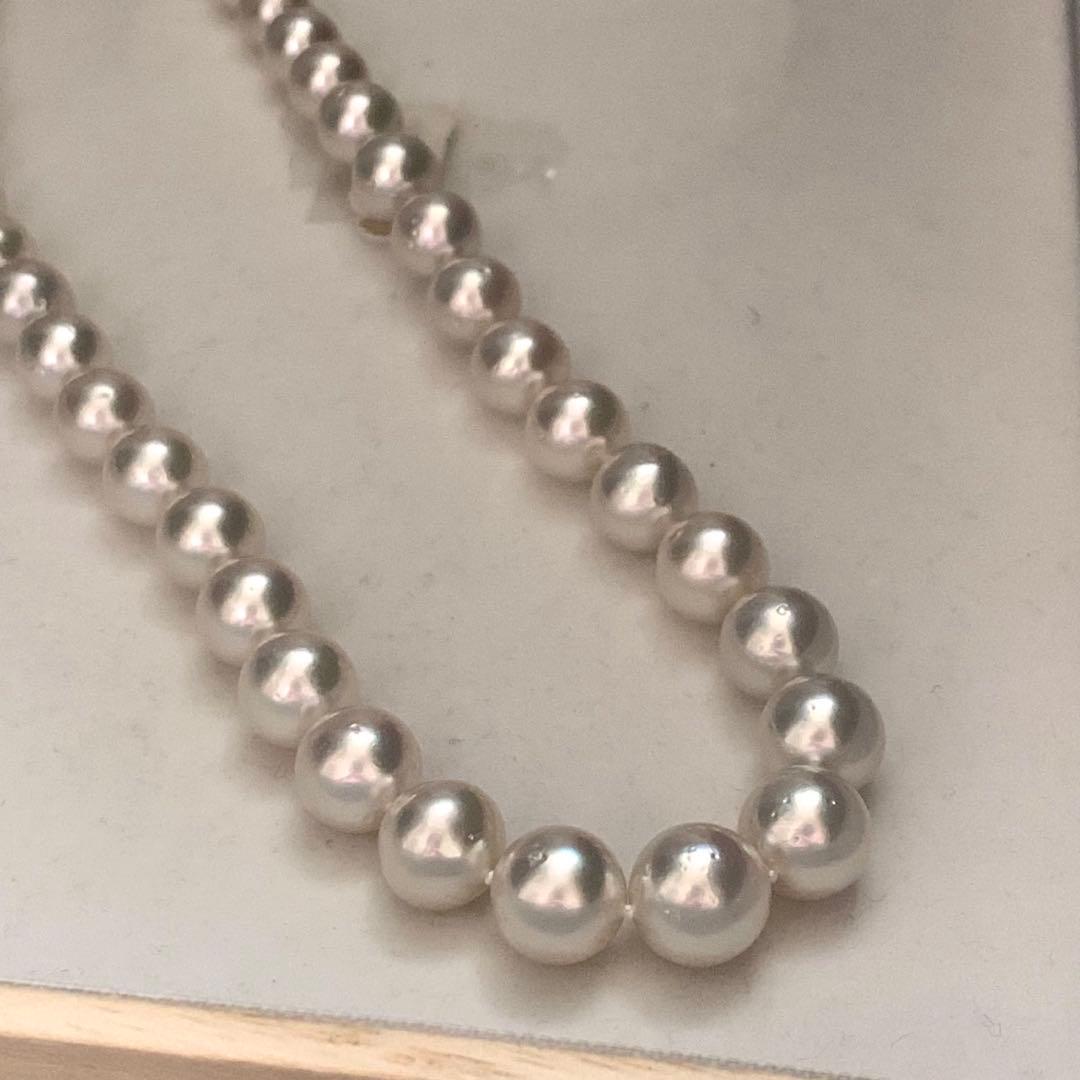 White pearl necklace with large 8.1-11.2mm pearls on a 45cm silver chain