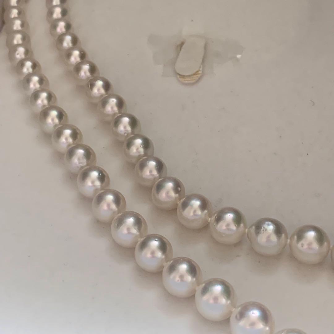 White pearl necklace with large 8.1-11.2mm pearls on a 45cm silver chain