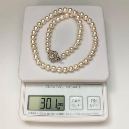 Akind Akoya white pearl necklace with 6.5-7.0mm pearls, 43cm length, 30.1g weight