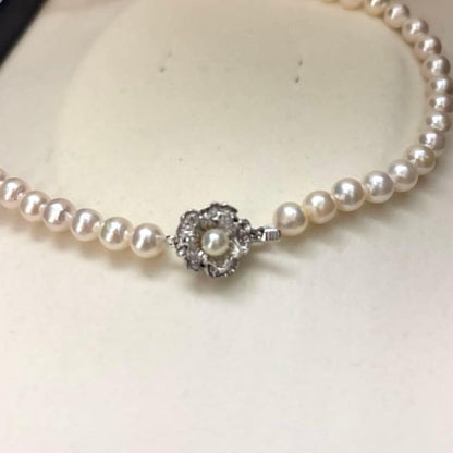 Akind Akoya white pearl necklace with 6.5-7.0mm pearls, 43cm length, 30.1g weight