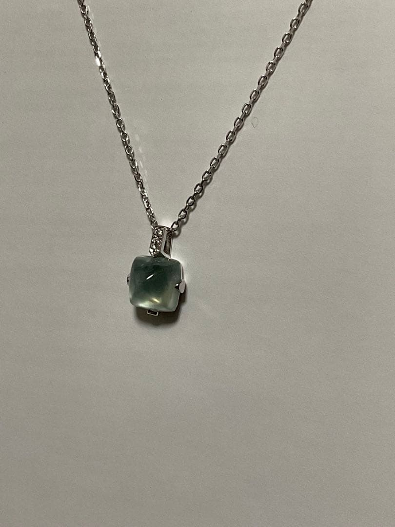 Mikimoto Prehnite Necklace in white gold K18WG with 5.33 ct prehnite gemstone on a 40 cm chain