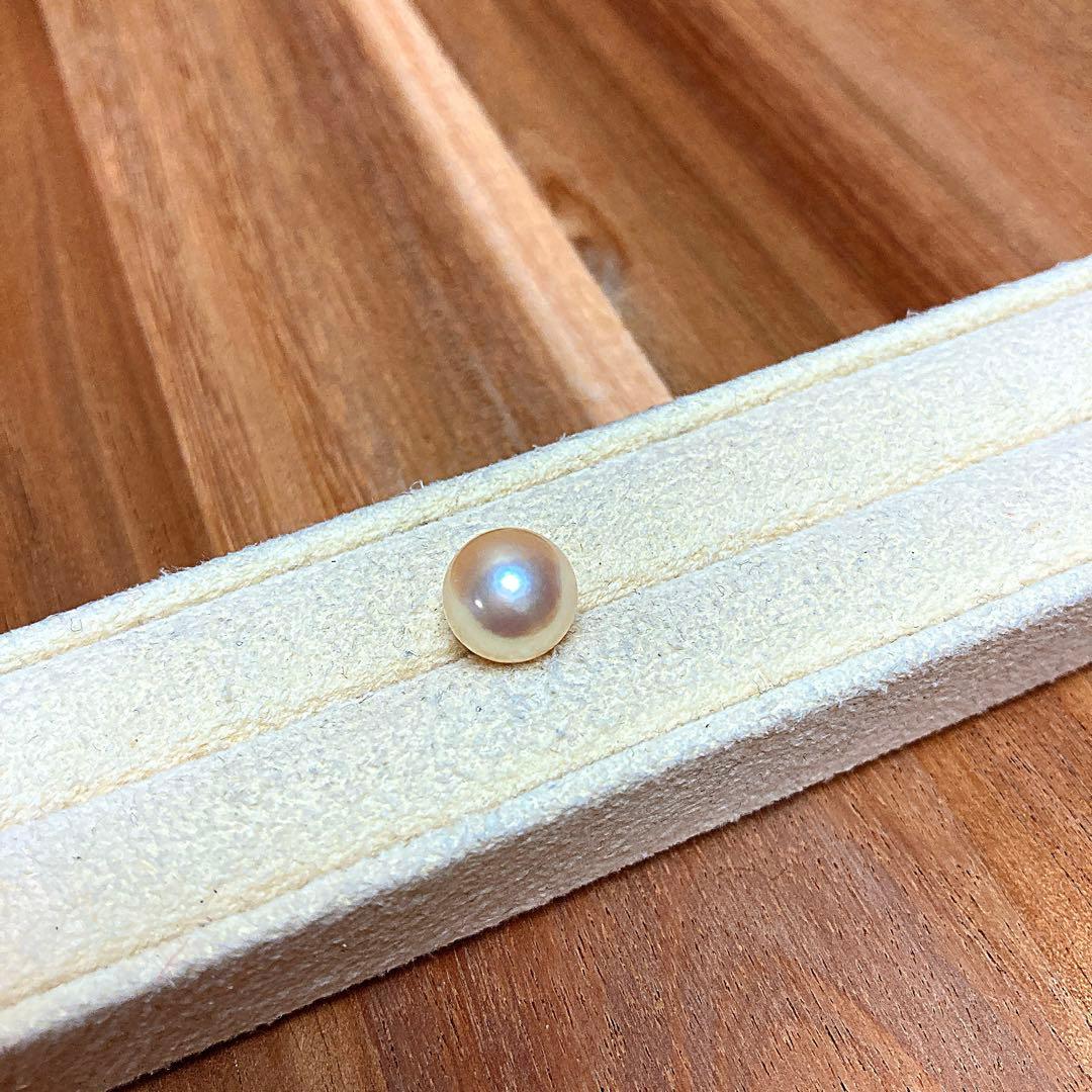 9mm natural gold color Akoya pearl single-hole bead with minor scratches and non-perfect round shape