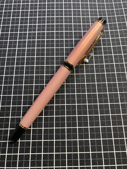 PILOT Grance fountain pen in pearl pink with fine 0.7mm 14K gold nib shown with cap off