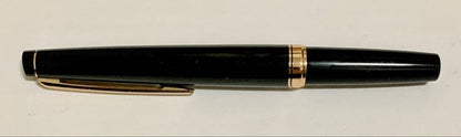 PILOT Pen Nib Elite 18K fine tip pen with two replacement ink cartridges