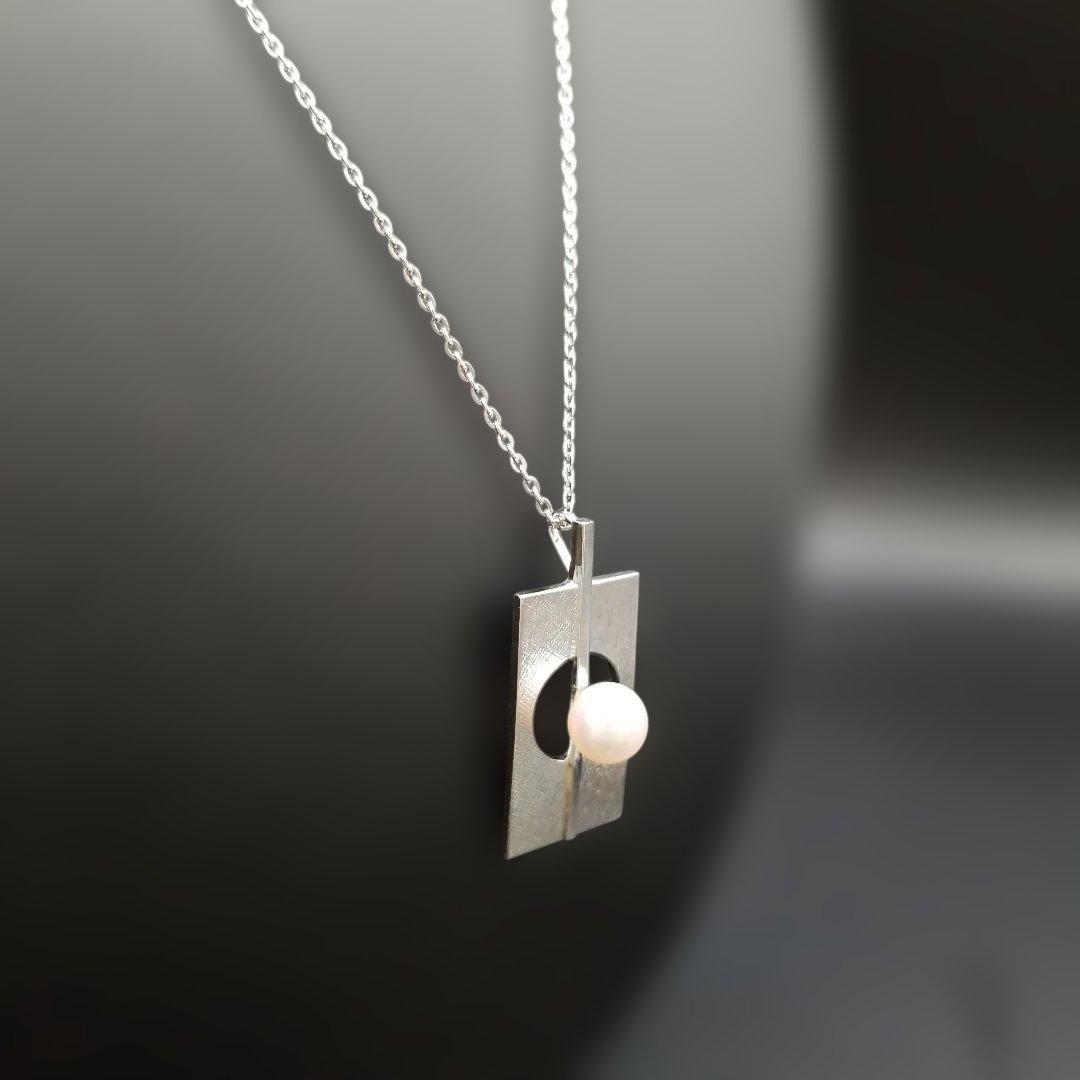 Mikimoto silver plate pearl ladies necklace with 6mm pearl and silver chain showing MS charm on pendant back