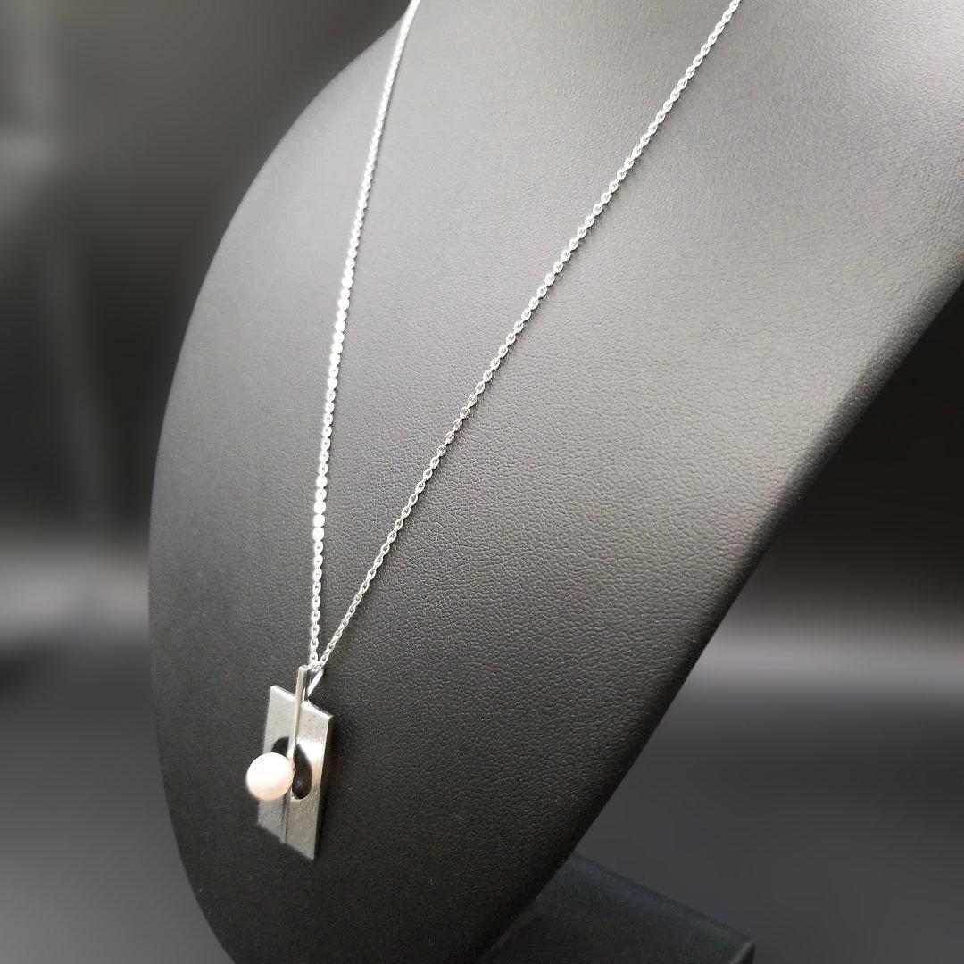 Mikimoto silver plate pearl ladies necklace with 6mm pearl and silver chain showing MS charm on pendant back