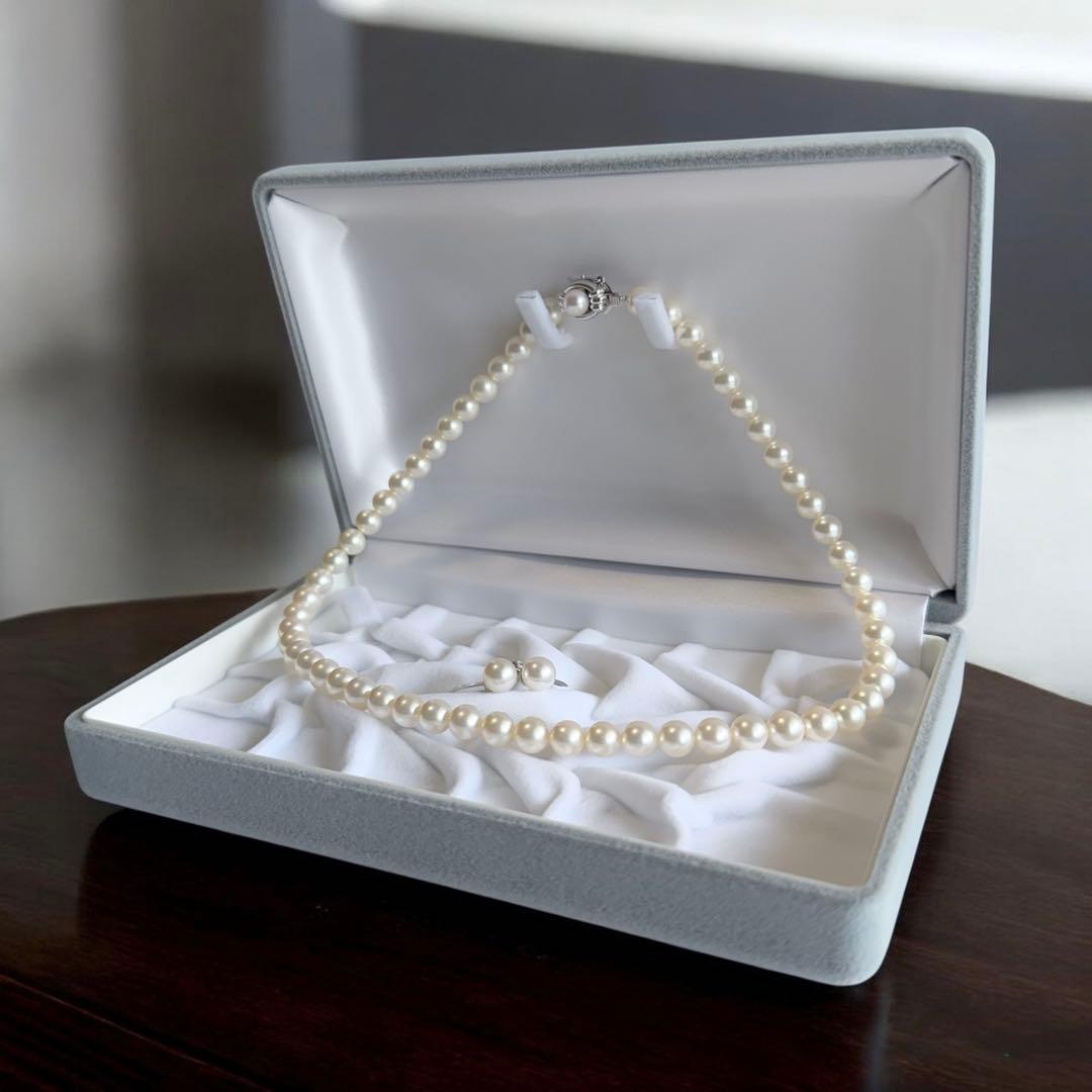 Tasaki Akoya genuine pearl necklace and earrings set in K14 silver with round pink-white pearls