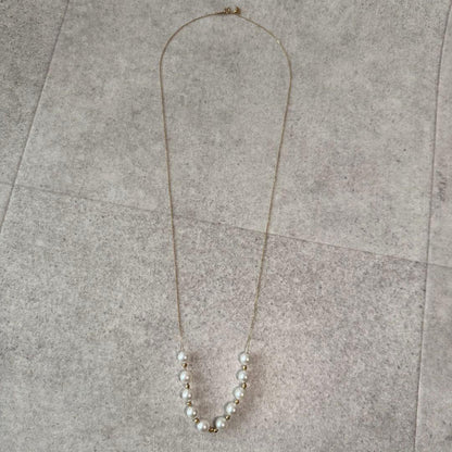 Honjin Akoya pearl necklace featuring 8.42mm white pearls on a 70cm K18 gold chain