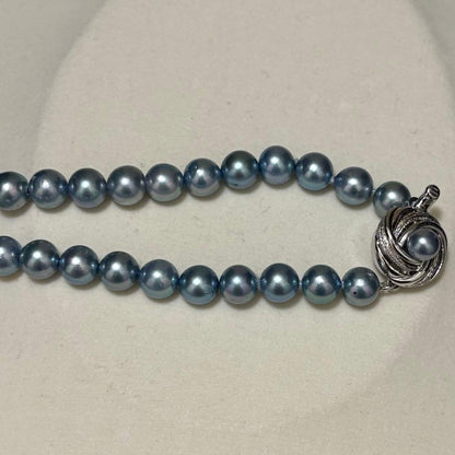 Akoya pearl necklace with 7.0-7.5 mm blue tone pearls, 43 cm length, sterling silver clasp